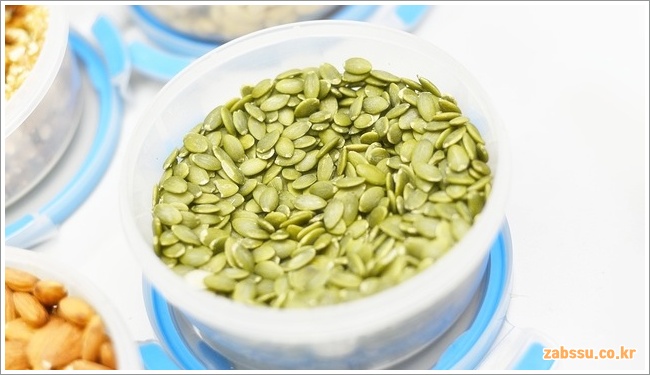 호박씨의 효능 부작용 및 보관법 안내 호박씨의 효능 부작용 및 보관법 안내