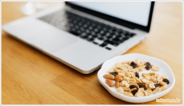 건포도의 효능과 부작용 및 하루 섭취량 알아보기 건포도의 효능과 부작용 및 하루 섭취량 알아보기