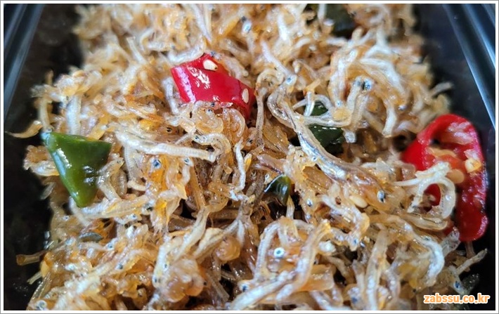 간단하고 맛있는 잔멸치볶음 레시피로 밥반찬 완벽하게 만들기